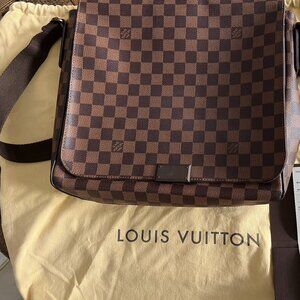 Louis Vuitton Damier Graphite Messenger MM, Mint 99% Like New, Gift, w/ Dust Bag